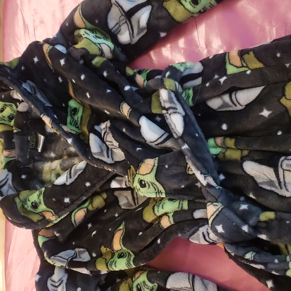 Robe - Picture 6 of 8